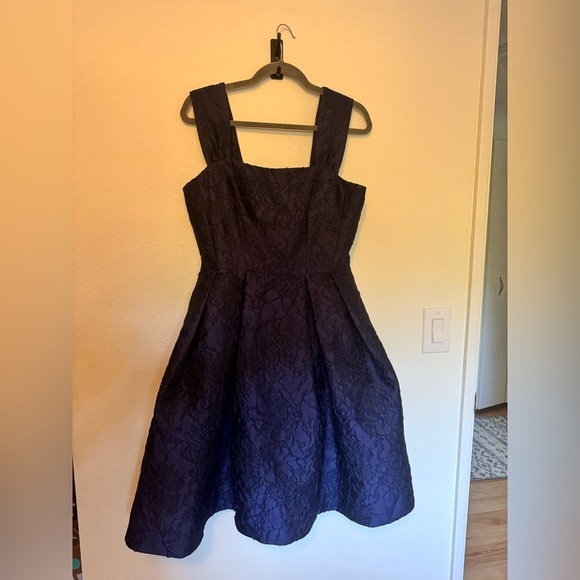 Gal Meets Glam Annabelle Satin Jacquard Dress Formal Cocktail Blue Size 8 EUC - Picture 3 of 9